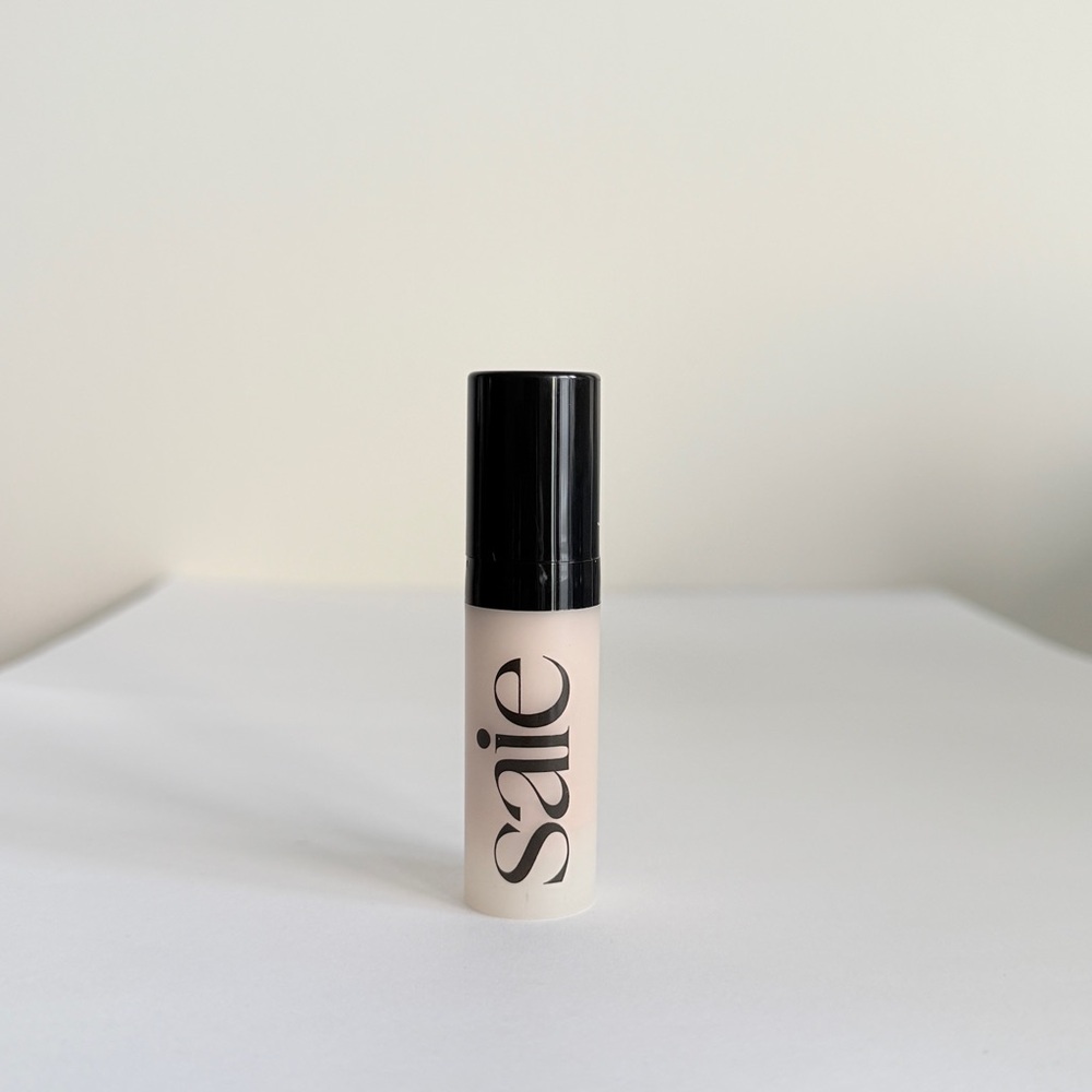 Saie Glowy Super Gel Lightweight Dewy Multipurpose Illuminator 5ml